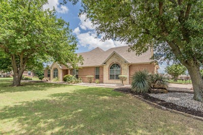 /international/us/1049-van-zandt-court-haslet-tx-110120533765/
