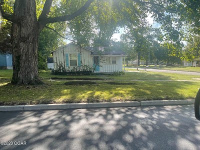 /international/us/116-e-6th-street-baxter-springs-ks-110086956083/
