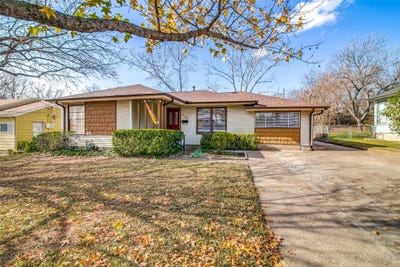 /international/us/214-s-clark-street-rockwall-tx-110107712512/