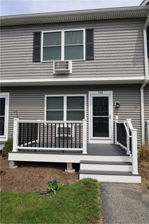 /international/us/200-post-road-warwick-ri-110107823402/