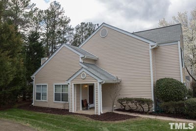 /international/us/120-sir-richard-lane-chapel-hill-nc-110106495112/