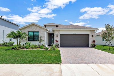 /international/us/5795-se-sky-blue-circle-stuart-fl-110107689182/