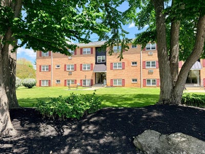 /international/us/335-e-lancaster-avenue-downingtown-pa-110107160212/
