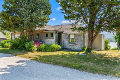 /international/us/150-old-state-highway-eastham-ma-110100677447/