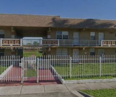 /international/us/301-nw-177th-st-miami-gardens-fl-110103141783/