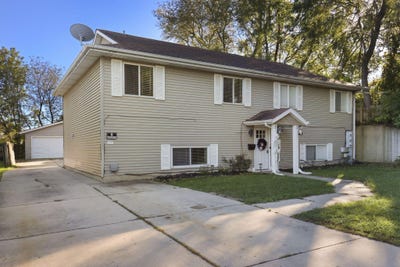 /international/us/1023-44th-st-kenosha-wi-110110397145/