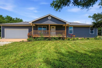 /international/us/979-e-394th-road-bolivar-mo-110108724664/