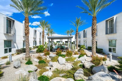 /international/us/2150-n-zanjero-road-palm-springs-ca-110107829632/