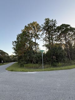 /international/us/1832-firethorn-road-nw-palm-bay-fl-110120015769/