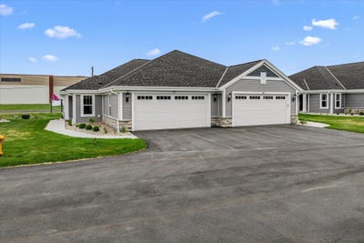 /international/us/512-hunter-oaks-blvd-watertown-wi-110107548084/