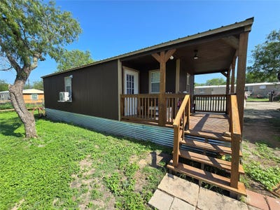 /international/us/205-w-travis-street-karnes-city-tx-110108259092/