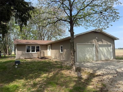 /international/us/1425-n-carlyle-road-vandalia-il-110107351727/