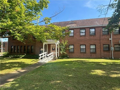 /international/us/795-796-5th-street-youngstown-oh-110101239864/