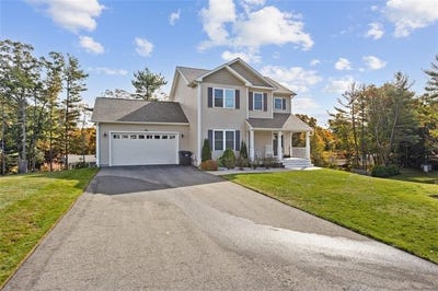 /international/us/19-minglewood-drive-coventry-ri-110120762037/