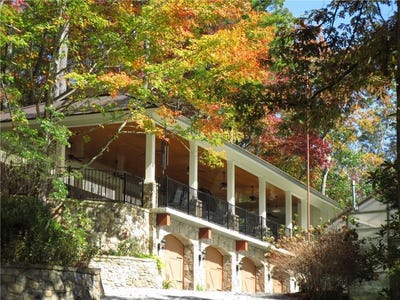 /international/us/230-woodside-lane-suches-ga-110108467073/