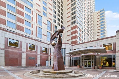 /international/us/28-campau-circle-nw-grand-rapids-mi-110108438716/