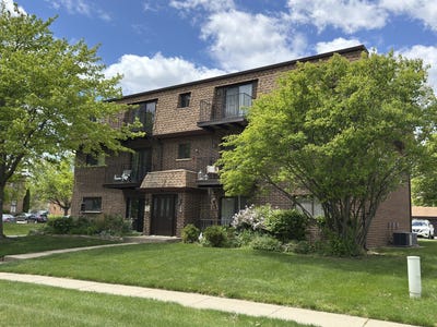 /international/us/1578-liberty-drive-glendale-heights-il-110108079924/