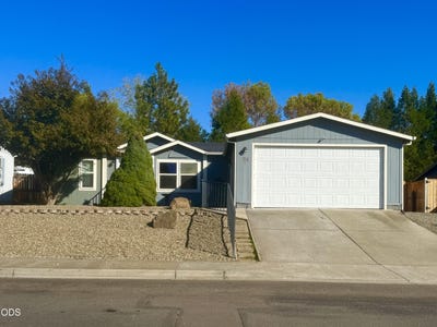 /international/us/24-bridgeport-drive-eagle-point-or-110120650008/