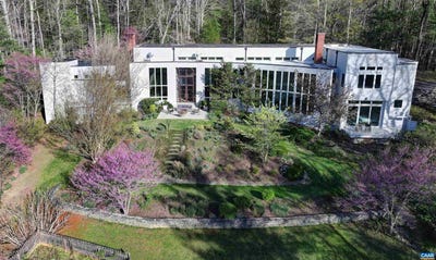 /international/us/3024-mechum-banks-dr-charlottesville-va-110098037728/