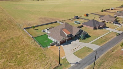 /international/us/568-crow-road-whitesboro-tx-110119946747/