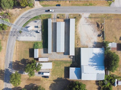 /international/us/6612-midway-road-springtown-tx-110119650786/