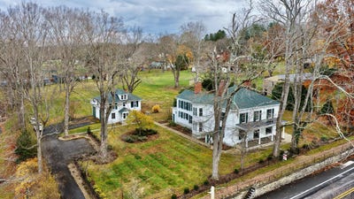 /international/us/1335-washington-st-e-lewisburg-wv-110098886926/