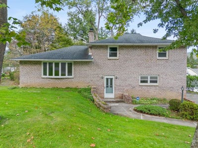 /international/us/82-terrace-drive-binghamton-ny-110119990514/