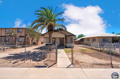 /international/us/922-e-3rd-st-calexico-ca-110107501457/