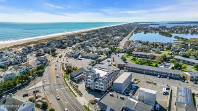 /international/us/1801-route-35-point-pleasant-beach-nj-110107637886/