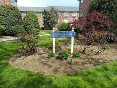 /international/us/30-daley-place-lynbrook-ny-110106102737/