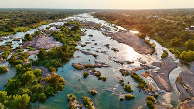 /international/us/gbe-6-county-road-104-llano-tx-110120417603/