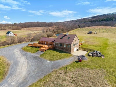 /international/us/4408-state-route-414-burdett-ny-110106983475/