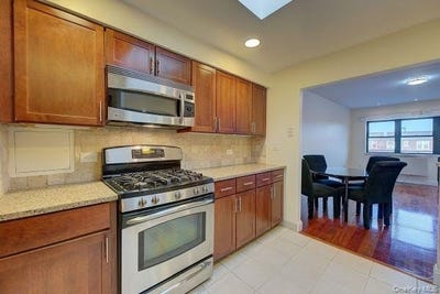 /international/us/143-41-84-drive-briarwood-ny-110105280973/