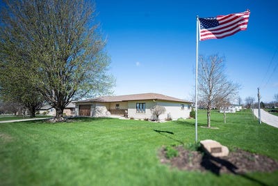 /international/us/301-7th-street-sw-west-bend-ia-110107476111/