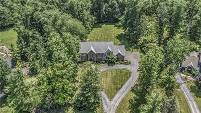 /international/us/103-champion-lane-chagrin-falls-oh-110100897908/