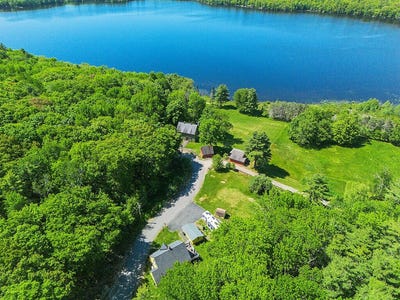 /international/us/227-warren-road-pittston-me-110107400292/