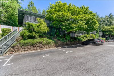 /international/us/1045-sw-bertha-blvd-portland-or-110108578041/