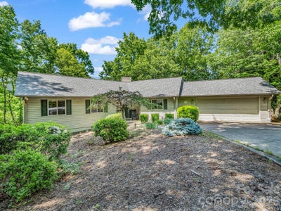 /international/us/120-lakewood-drive-lake-lure-nc-110107882936/