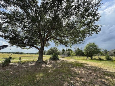 /international/us/4317-farm-to-market-road-955-fayetteville-tx-110100809124/