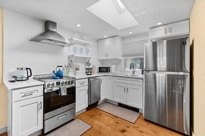 /international/us/168-n-shore-boulevard-east-sandwich-ma-110107034844/