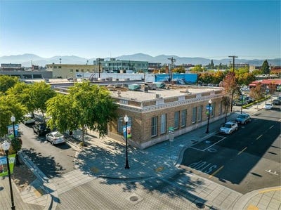 /international/us/145-n-bartlett-street-medford-or-110106031794/