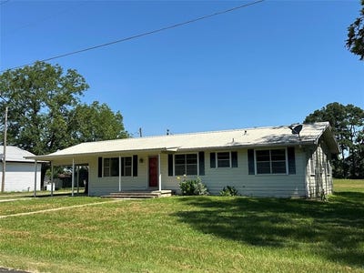 /international/us/711-clarksville-road-bogata-tx-110096271329/