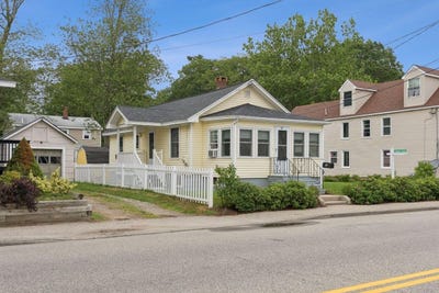 /international/us/92-saco-avenue-old-orchard-beach-me-110100864682/