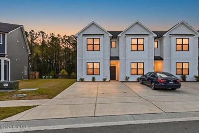 /international/us/8329-paramount-point-winnabow-nc-110107229356/
