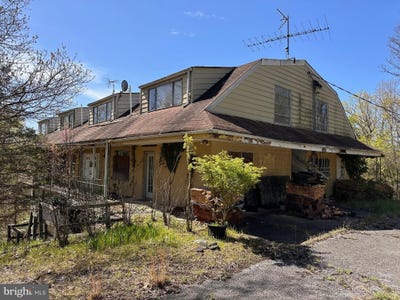 /international/us/281-misty-lane-berkeley-springs-wv-110091551911/