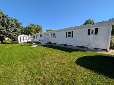 /international/us/102-red-haw-court-freeport-il-110120417206/