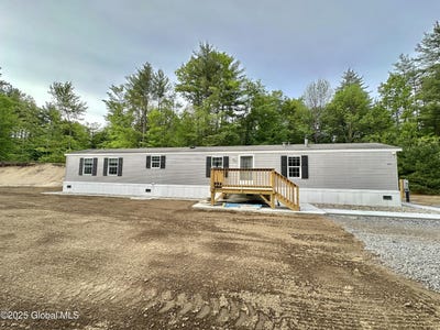 /international/us/6041-route-9n-hadley-ny-110099801585/