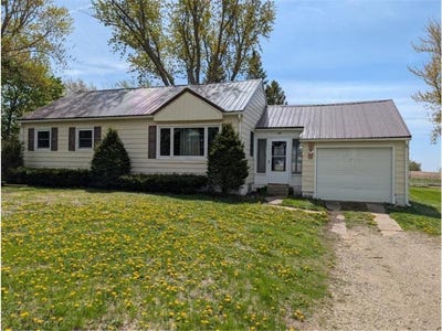 /international/us/908-w-state-street-kiester-mn-110103336676/