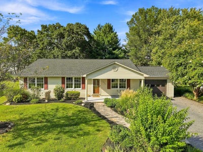 /international/us/106-copper-st-edinburg-va-110110108174/