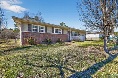 /international/us/911-wood-avenue-se-attalla-al-110108957257/